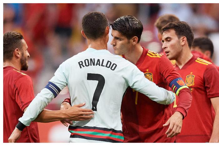 Morata hails Ronaldo as 'the best of all time,'