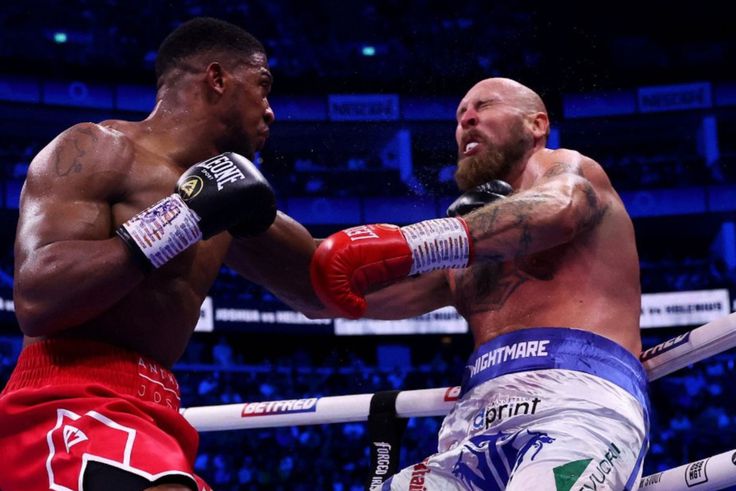 Anthony Joshua takes care of Tyson Fury lookalike in Tyson Fury, set for Deontay Wilder fight