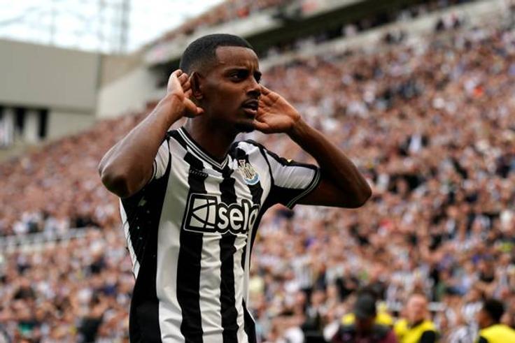 Alexander Isak in action for Newcastle || Credit: Imago