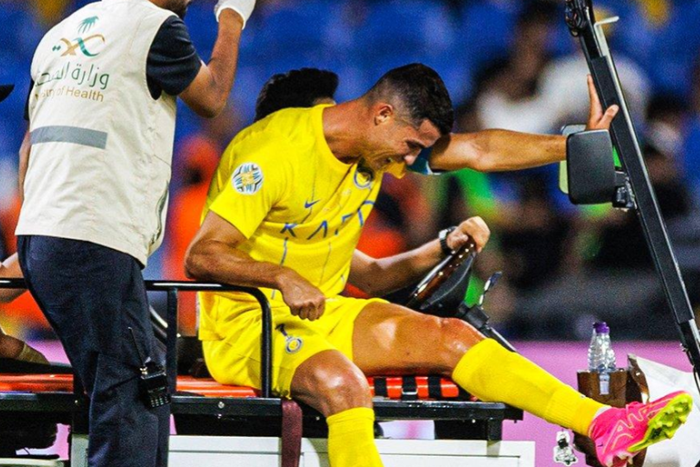 Ronaldo goes off injured in Al-Nassr's victory over Al-Hilal || Bleacher Report Twitter