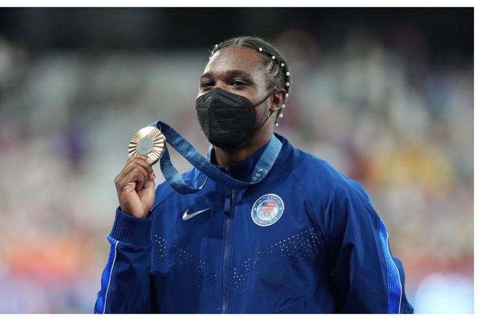 Noah Lyles responds to Anthony Edwards