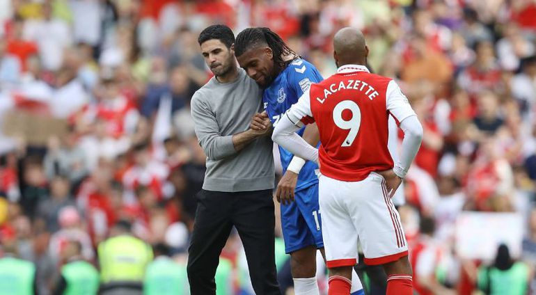 22nd May 2022. Mikel Arteta, Manager of Arsenal hugs Alex Iwobi || Image credit: Imago