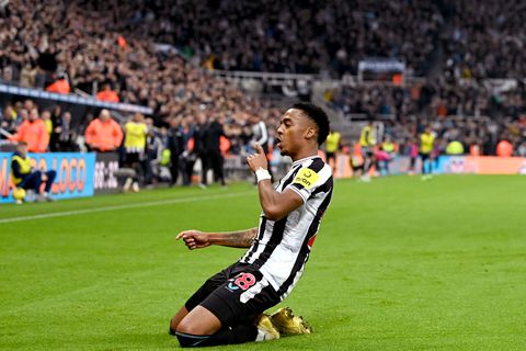 Joe Willock scores wonder goal to help Newcastle sink Chelsea