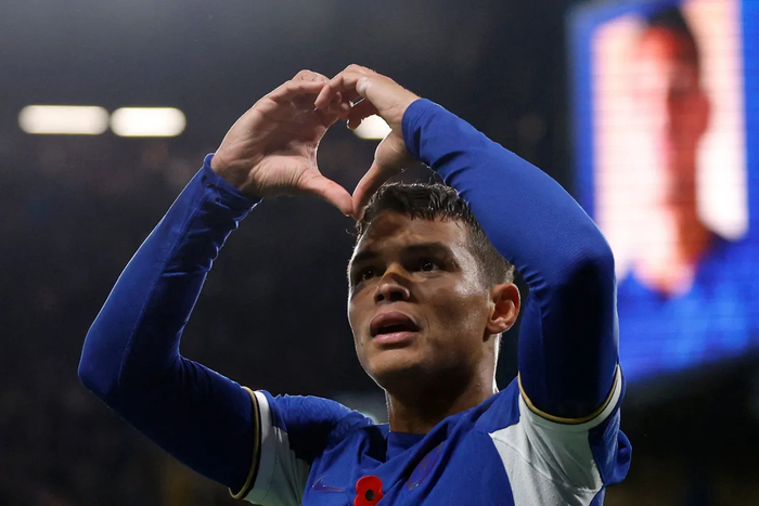 Thiago Silva celebrates a goal for Chelsea. (Photo Credit: PL)