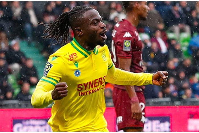 Moses Simon celebrating a goal for Nantes.
