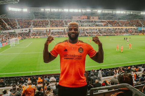 Efe Ajagba celebrated by Houston Dynamo: Nigerian boxer shines as MLS ...