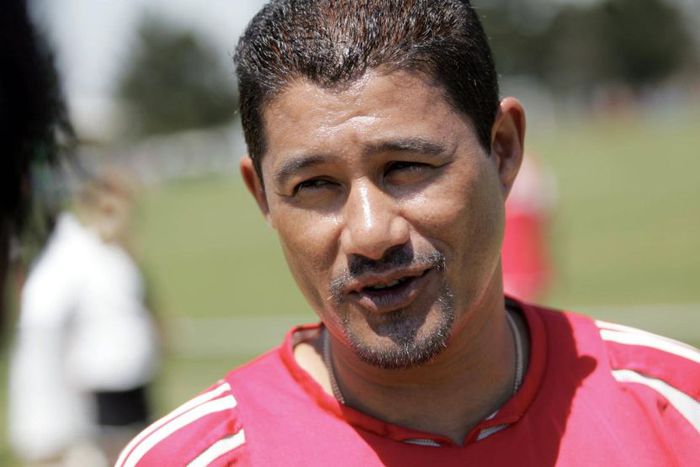 Former Kaizer Chiefs Coach Clarifies Why Hugo Broos Is Not to Blame for Amakhosi Players Bafana Bafana Snub