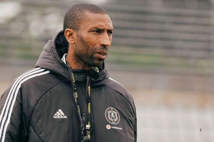 Orlando Pirates Coach Abdeslam Ouaddou Defends Goalkeeper Strategy Amid Rotation Policy Debate
