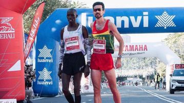 Spanish runner's selfless act of sportsmanship aids Kenyan athlete in Malaga Marathon