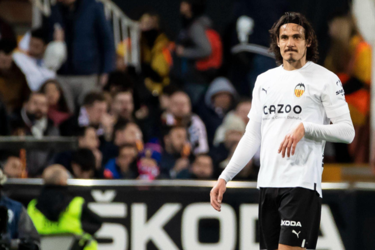 Valencia woes compounded with injury to Cavani