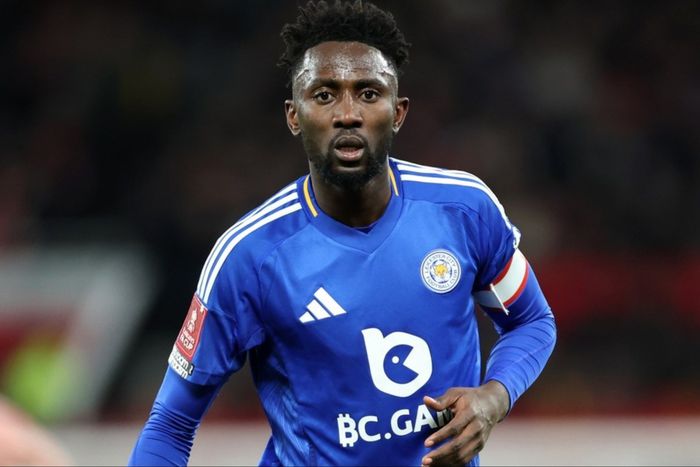 Ruud van Nistelrooy praises Super Eagles midfielder Wilfred Ndidi as the Complete Package ahead of Leicester City vs Arsenal.