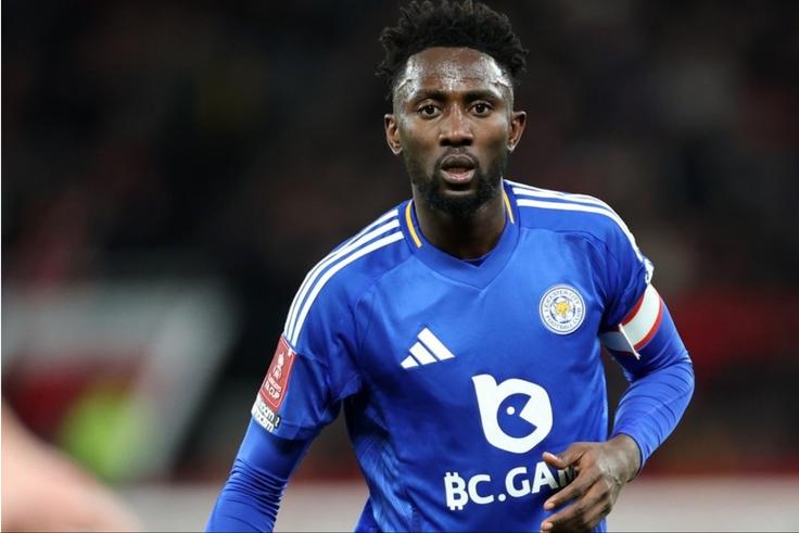 Ruud van Nistelrooy praises Super Eagles midfielder Wilfred Ndidi as the Complete Package ahead of Leicester City vs Arsenal.