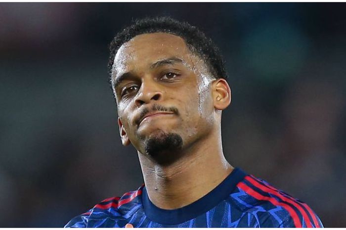 Angry Gunners slam awful Timber after Arsenal blew title race open