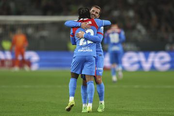 Griezmann gifts former Barcelona star Ademola Lookman's jersey