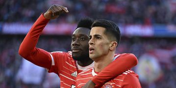 Alphonso Davies agent reveals reason for stalling Bayern renewal