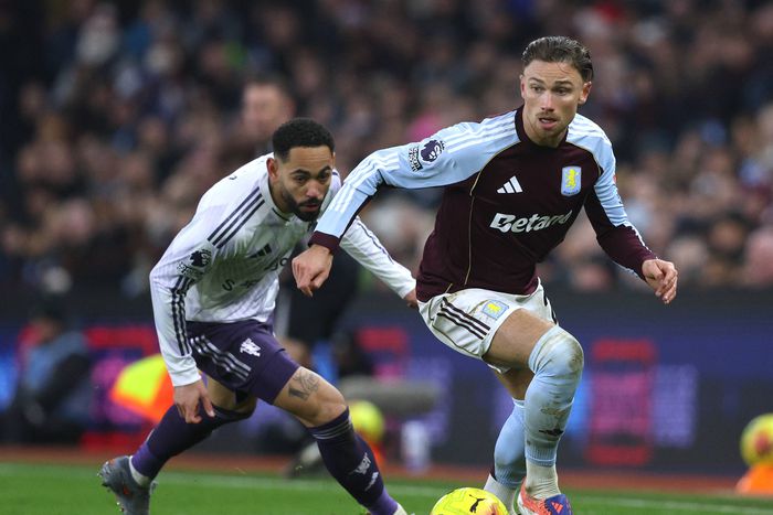 Manchester United vs Aston Villa in Premier League action