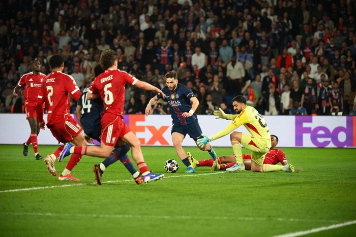 Liverpool vs PSG in Champions League action || Imago