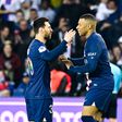 Lionel Messi and Kylian Mbappe celebrates together