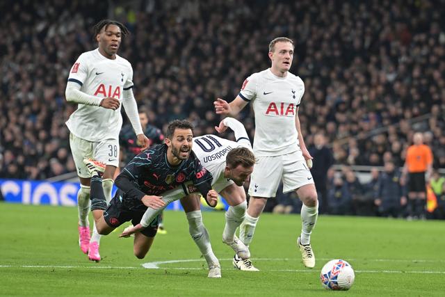 Tottenham and Manchester City go head-to-head in a match that could decide the Premier League title
