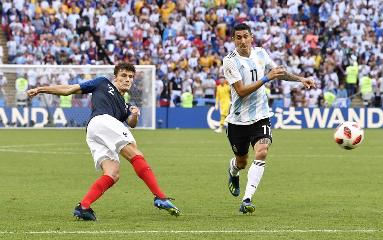 Pavard scores screamer (France vs Argentina, 2018) || Imago