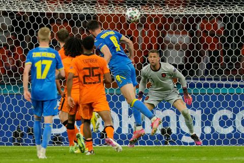 Dumfries gives Dutch dramatic win over Ukraine on return to big time