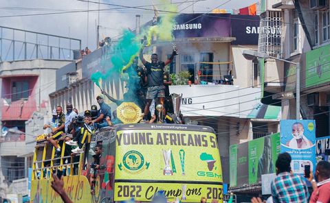 Young Africans taunt Simba as they rope in Diamond Platnumz for special treble trophy parade