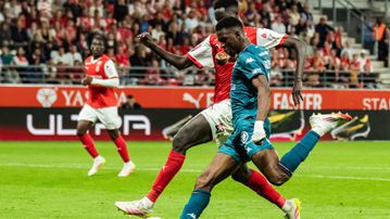 Manchester United Tracking Young Striker Catching Attention Across Europe