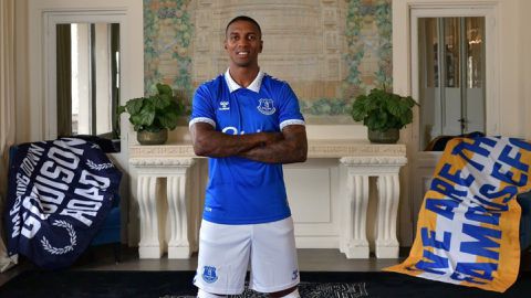 Young explains Everton's deal despite club's poor form