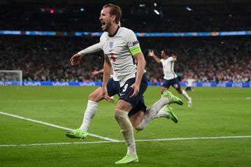 Spurs boss Nuno yet to decide whether Kane plays against City