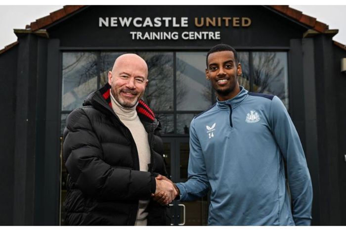 Newcastle legend slams Liverpool