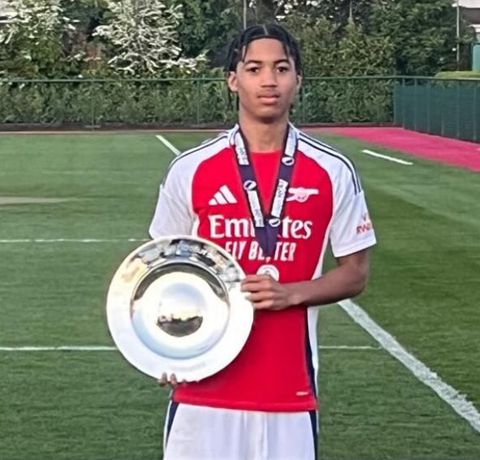 In an under 16 clash, Super Eagles of Nigeria-eligible star Emerson Nwaneri was the hero for Arsenal with a hattrick in 4-3 win against Chelsea.
