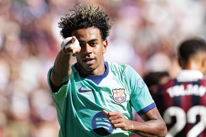 Yamal scores brace for Barcelona || Imago