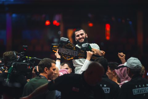 In Saudi Arabia, Artur Beterbiev defeated Dmitry Bivol via a controversial decision to be crowned undisputed light-heavyweight champion.