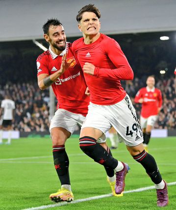 Garnacho plays super-sub role with last minute goal to help Manchester United defeat Fulham