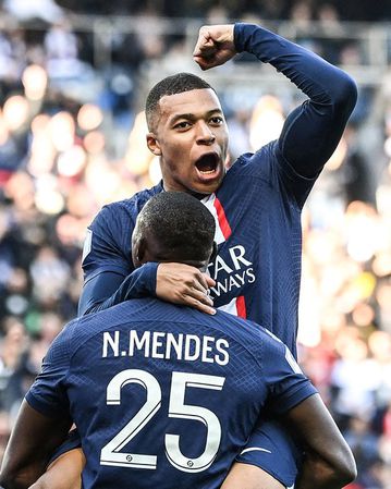 PSG blow Auxerre away in five-star performance