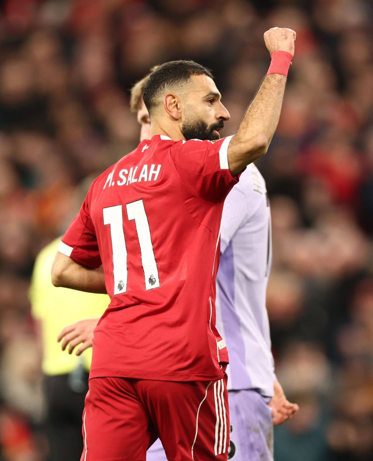 Salah provide assists for second goal || Imago