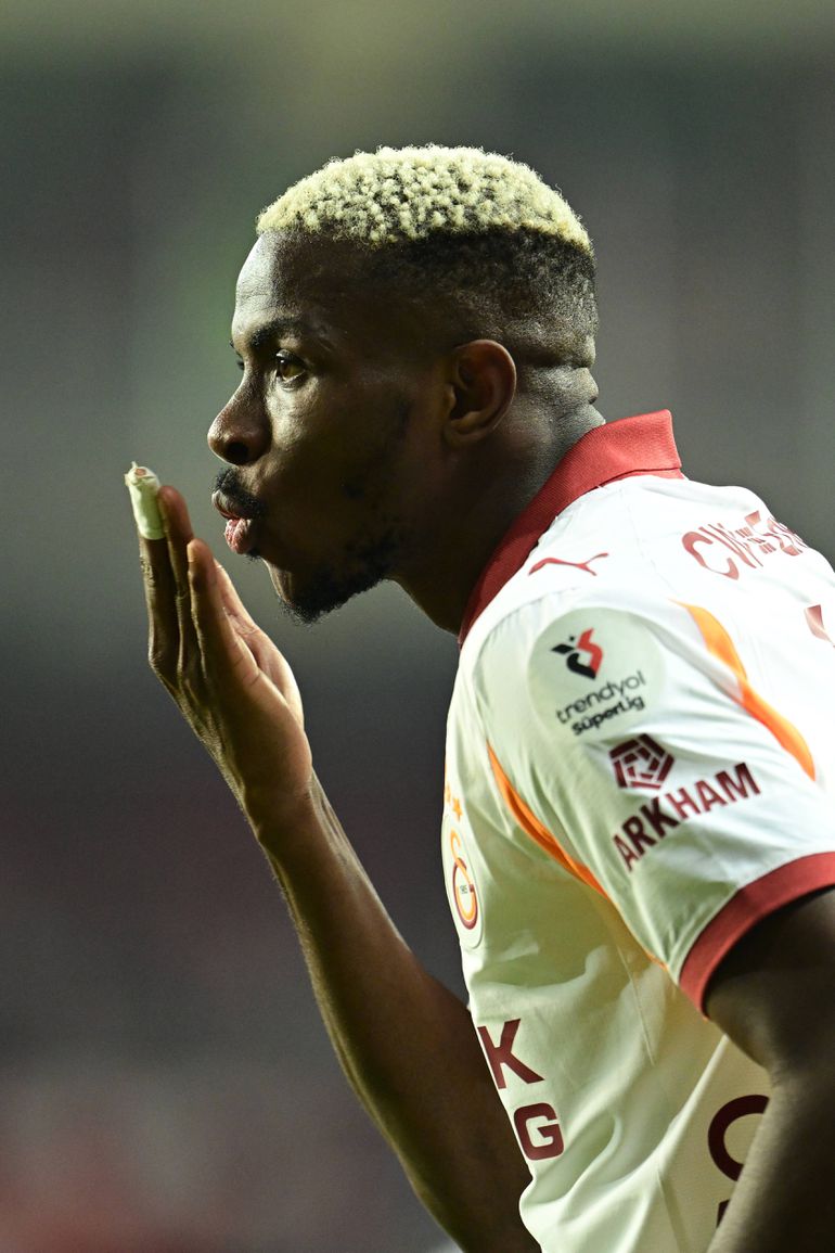 An AFCON parting gift from Victor Osimhen to Galatasaray fans. (Photo Credit: Imago)