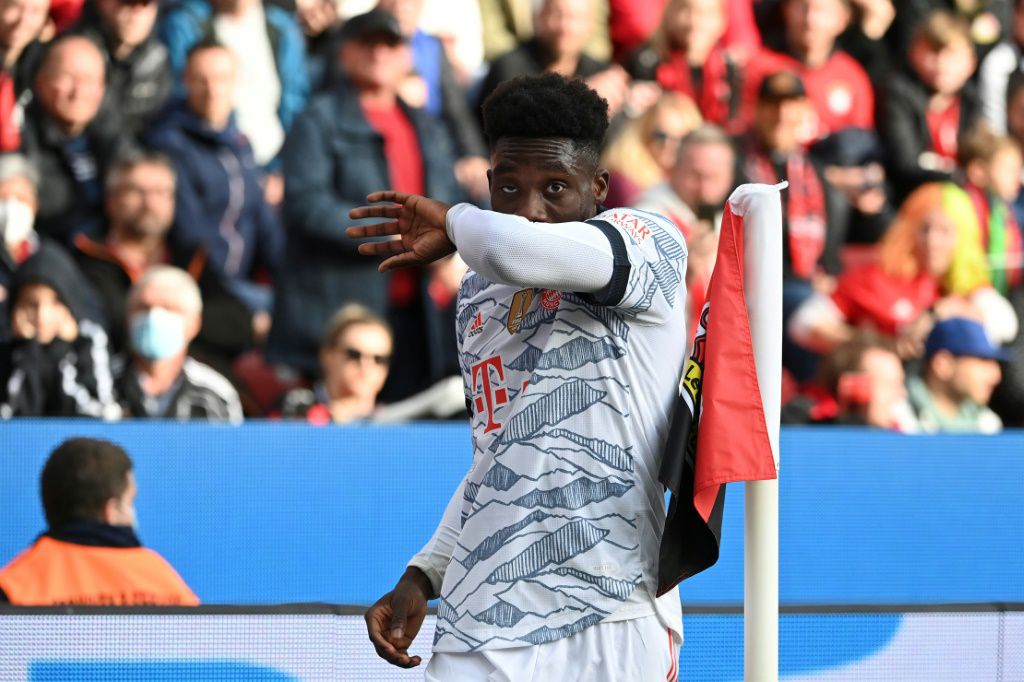 Bundesliga: Alphonso Davies: I probably have like five friends, I'm a  popular loser