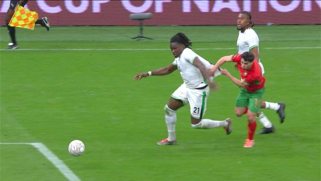 Image for ‘Incompetent Referee’ - Nigerians blast Ghanaian official over Calvin Bassey’s controversial Yellow Card