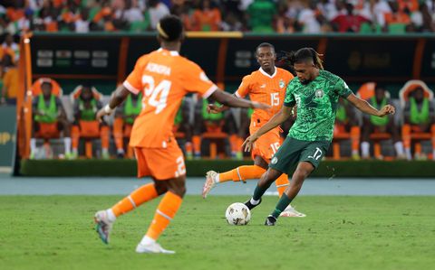 Nigerian rapper Falz defends Super Eagles star Iwobi from cyberbullying.