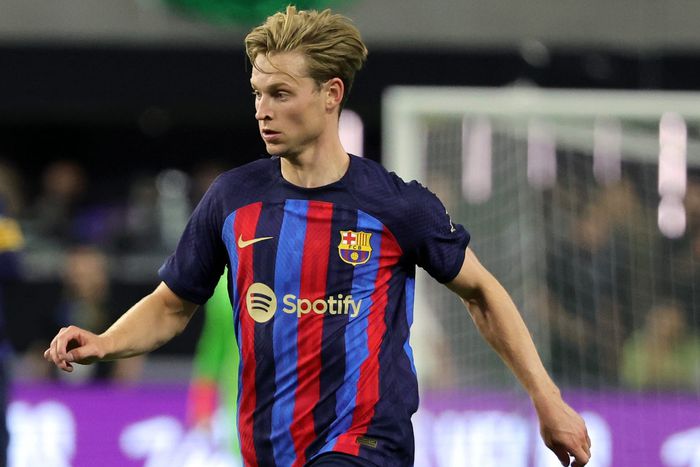 Xavi believes Frenkie de Jong is one of the best in the world