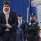 It's not coaches —  Gerard Pique explains Man United's problem