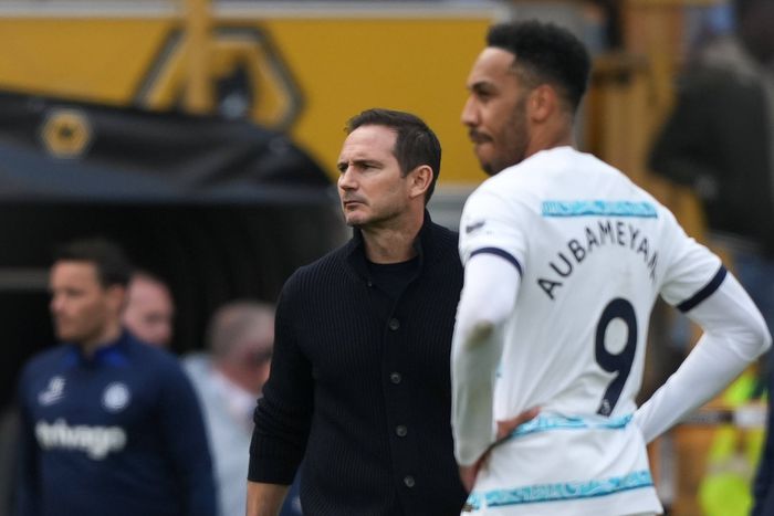 Pierre-Emerick Aubameyang frustrated after the loss against Wolves.