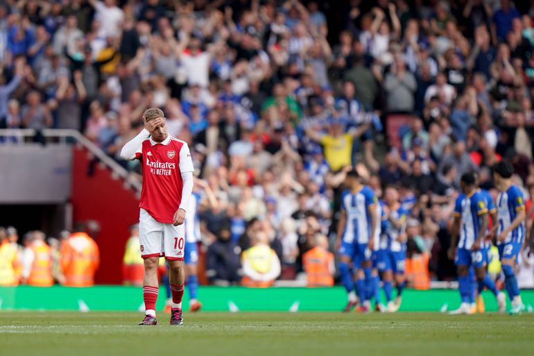 Arsenal title hopes crumbles