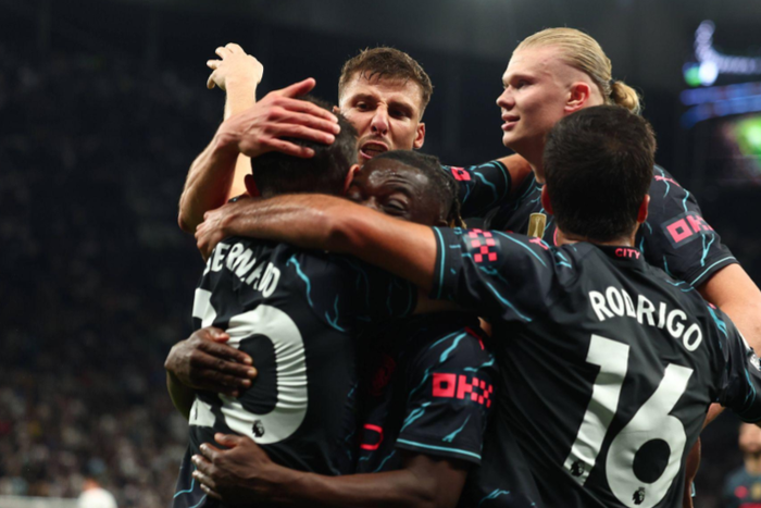 Tottenham Hotspur versus Manchester City; Erling Haaland of Manchester City celebrates with team mates after he scored from the penalty spot for 0-2 in injury time || Image credit: Imago