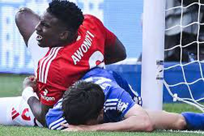 Taiwo Awoniyi got injured against Leicester City | SkySports