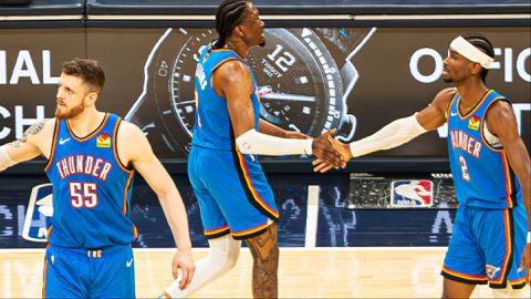 NBA Finals: Shai Gilgeous-Alexander free throws late power Thunder to beat Pacers in Game 4