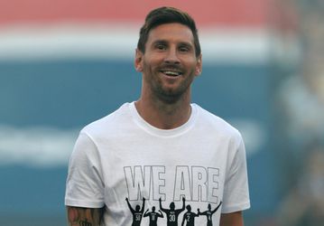 Messi gets rapturous reception before watching PSG beat Strasbourg