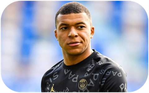 Kylian Mbappe makes U-turn decides to stay at PSG until 2025