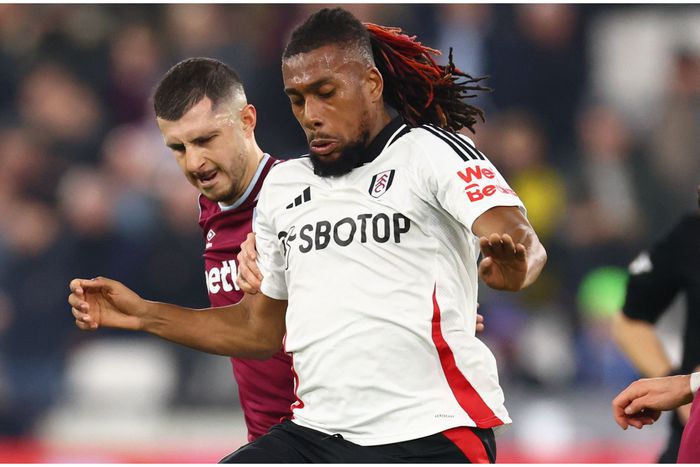 Alex Iwobi in the game against West Ham United.